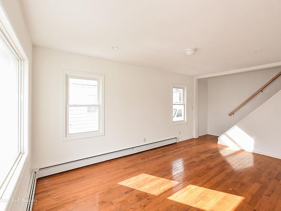4th image of 17 Landau Ave