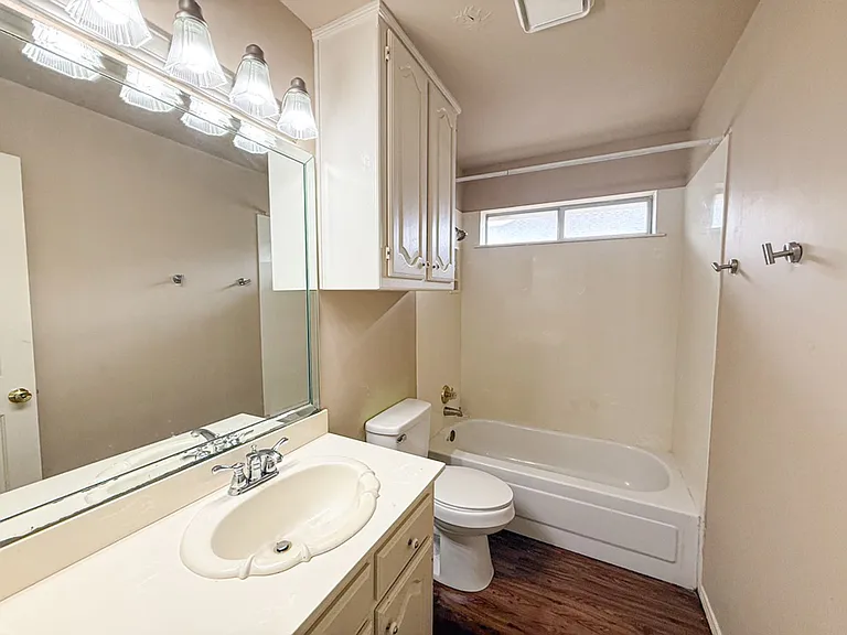 8902 Bayshore Ln — Photo 23
