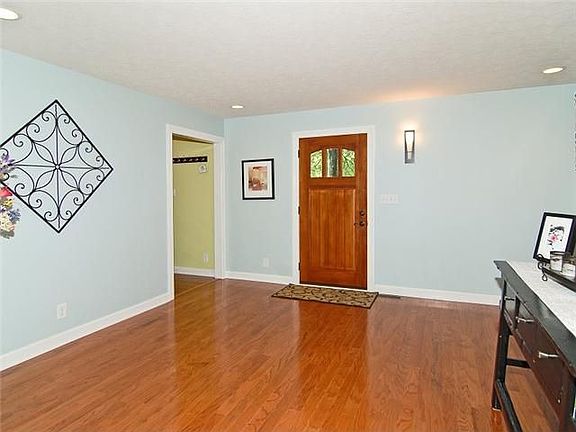 2nd image of 45 Waterford Ct