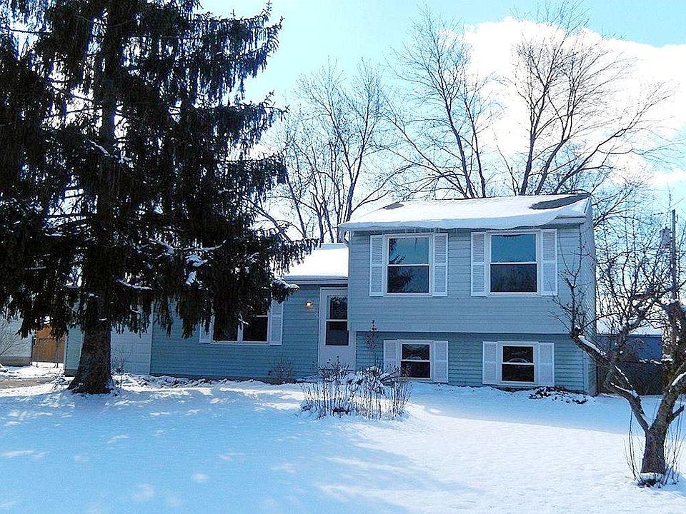1st image of 3025 Spruceway Dr