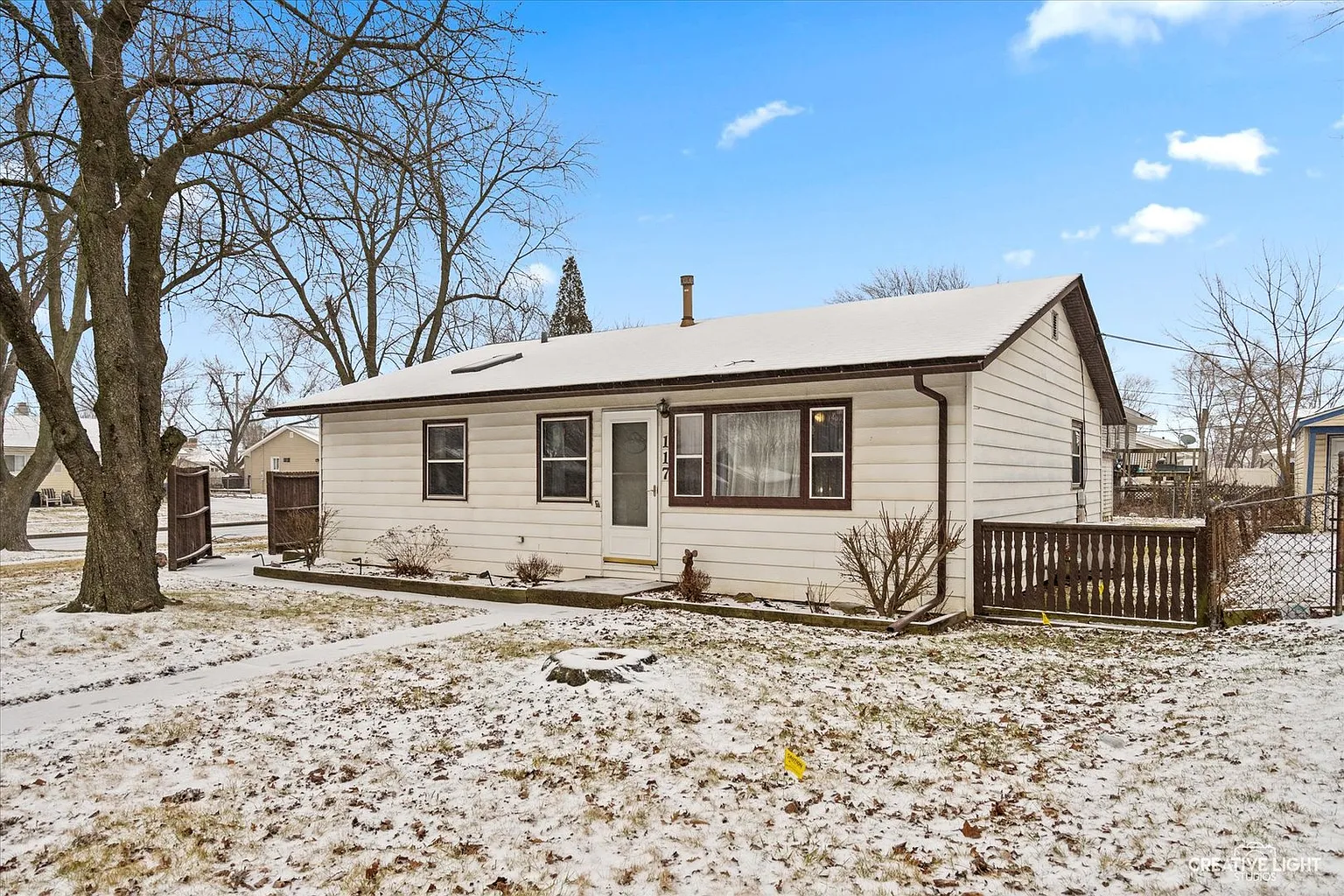 117 E Chestnut Dr photo 1