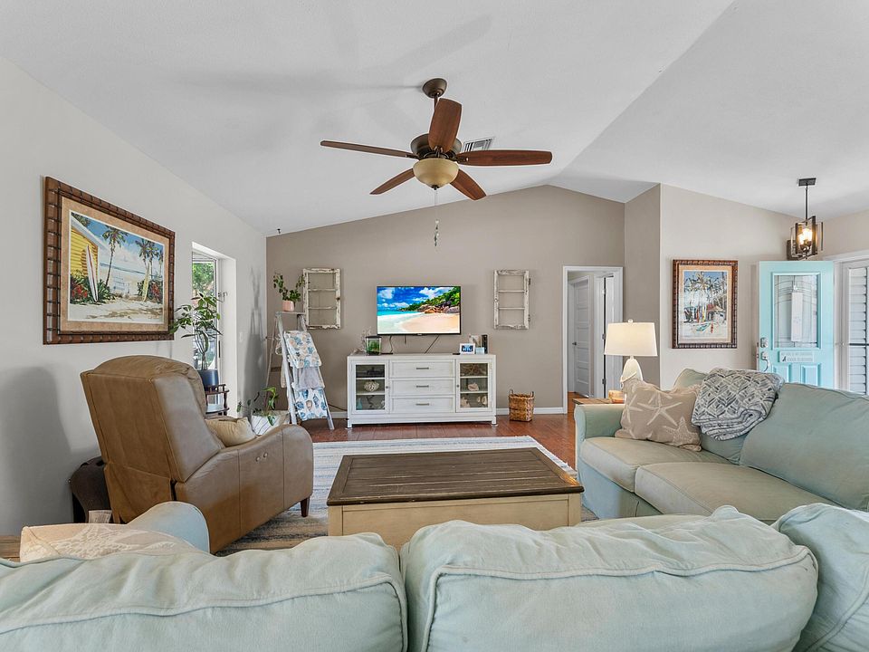 1st image of 698 Fischer Drive