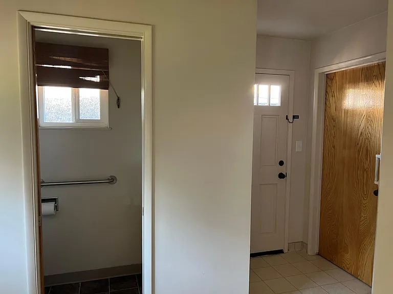 811 W Tokay St — Photo 34
