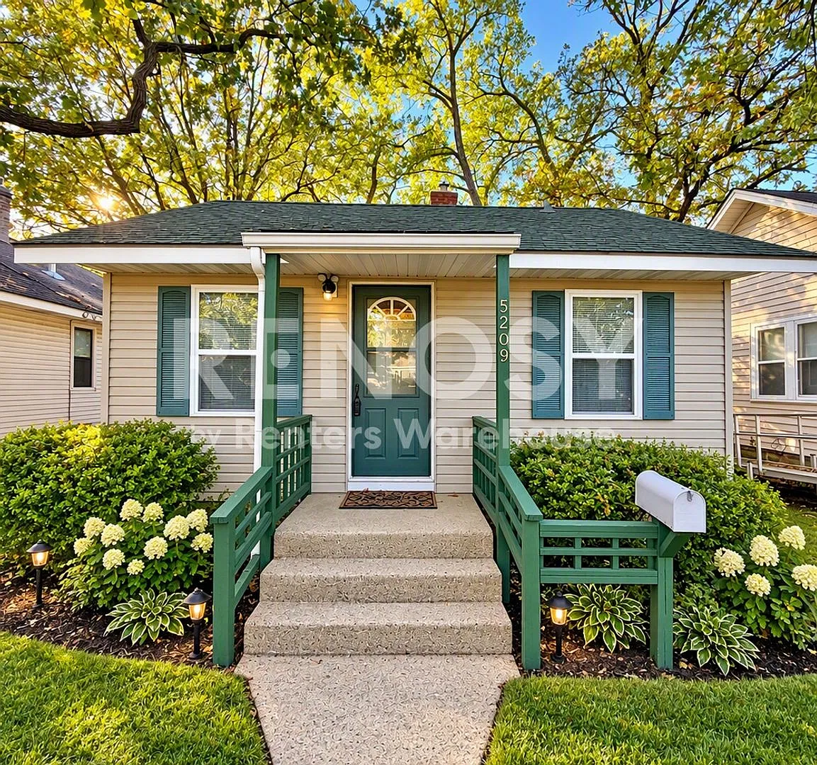 Available Now 1 Bedroom 1 Bath Single Family Home in Minneapolis — Photo 1