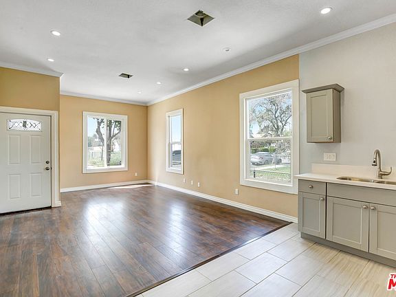 5th image of 237 Kendall Ave