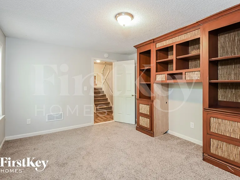 38 Michael Ct — Photo 14