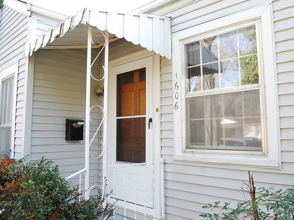 Front of 1606 Ward Ave