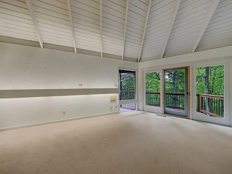 130 Huntcliff Point — Photo 23