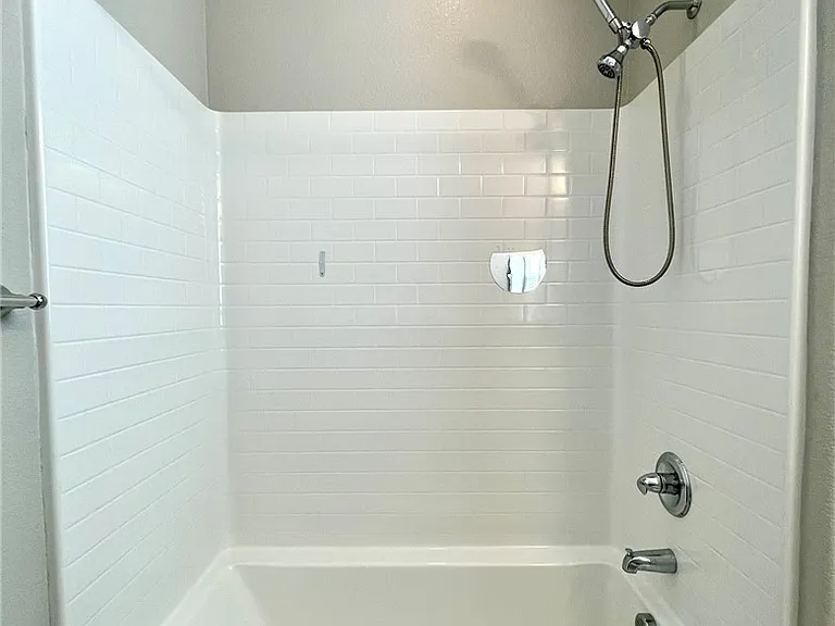 702 Cottonwood Hill Pl — Photo 32