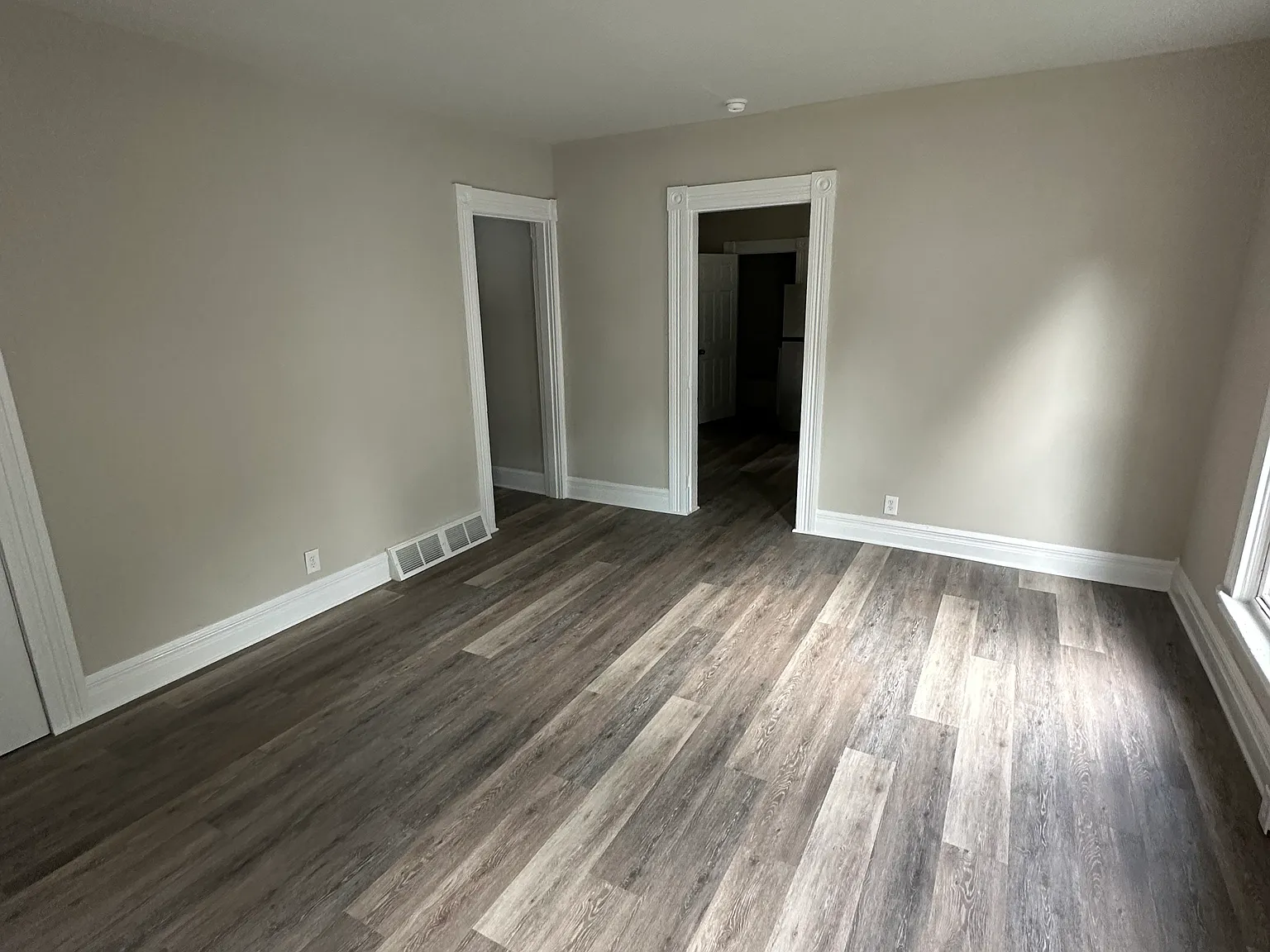 2 bed, 1100 sqft, $950 — Photo 4