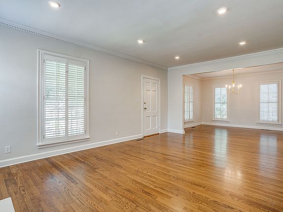 5th image of 2553 Stadium Dr
