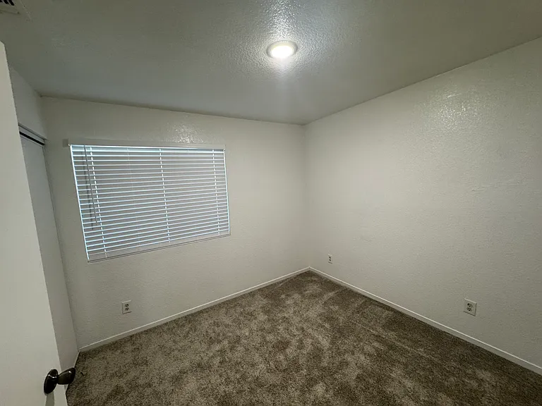 7580 Bluebrook Way — Photo 5