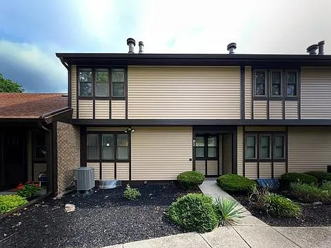 3711 Mack Rd #B2 — Photo 1