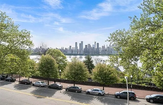 3 bed, 2.0 bath, $4,500 — Photo 2