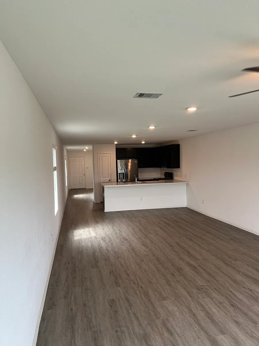Building Photo - 128 Austin Ln