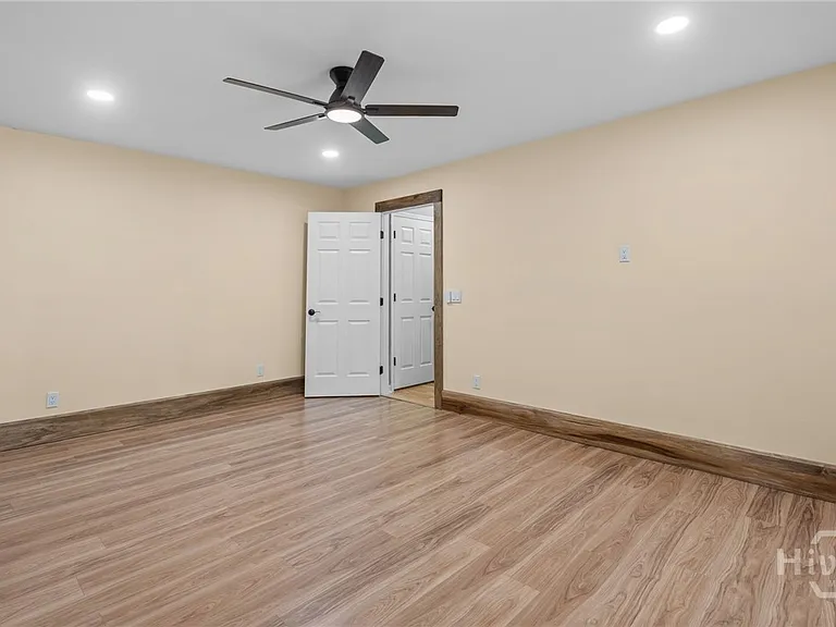 114 Saint Andrews Way — Photo 20