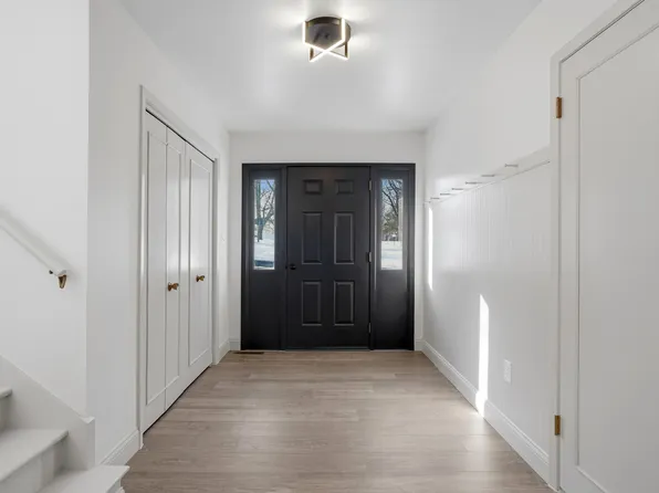 527 Krohn Dr, Boonville, MO 65233