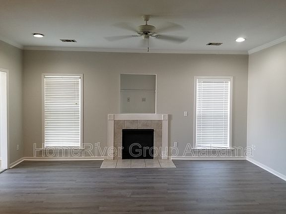 3rd image of 1531 Spencer Dr