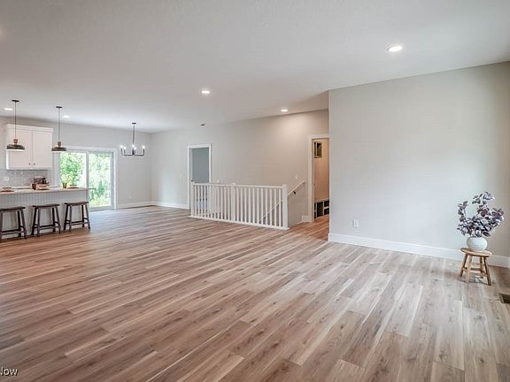 4th image of 1175 Sturbridge Dr