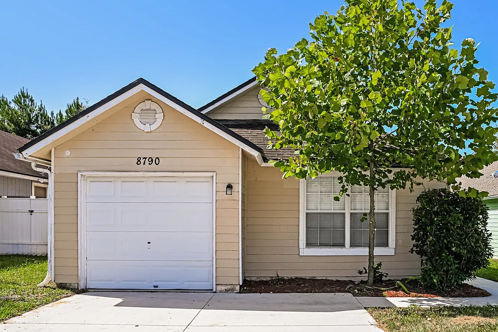 3 bed, 2.0 bath, 1225 sqft, $1,815 — Photo 1
