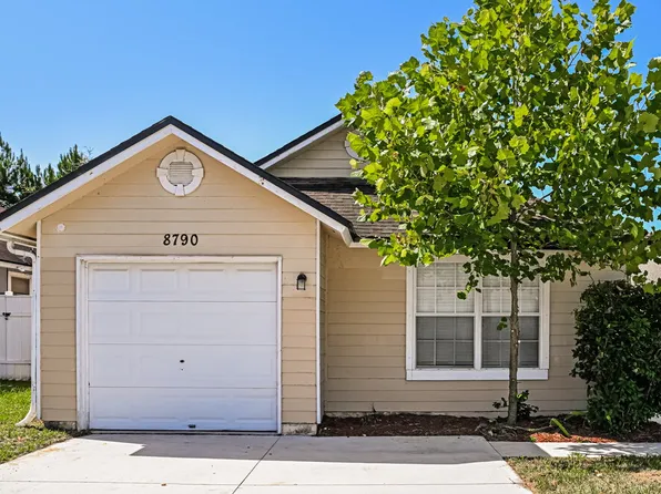 8790 Townsquare Dr S, Jacksonville, FL 32216