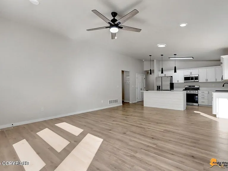 4251 W Ose St — Photo 1