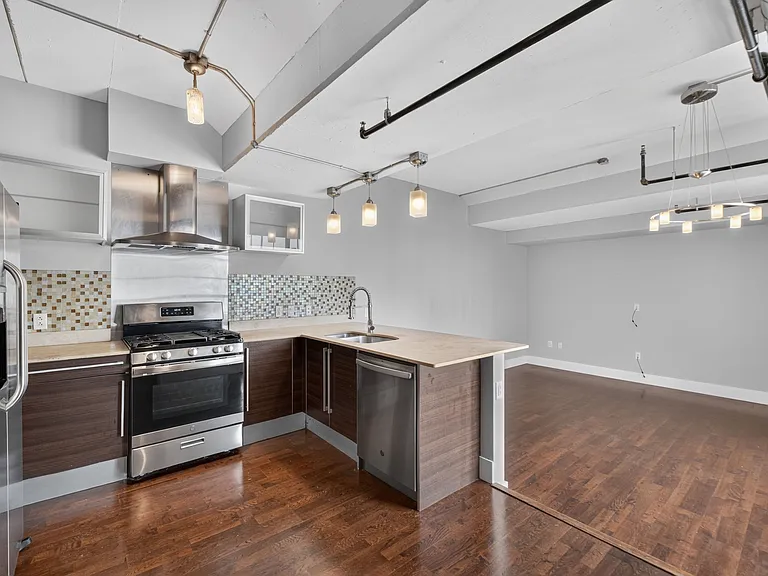 4100 Forest Park Ave #525 — Photo 8