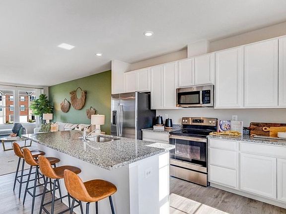 4th image of 411 17th Ave #411