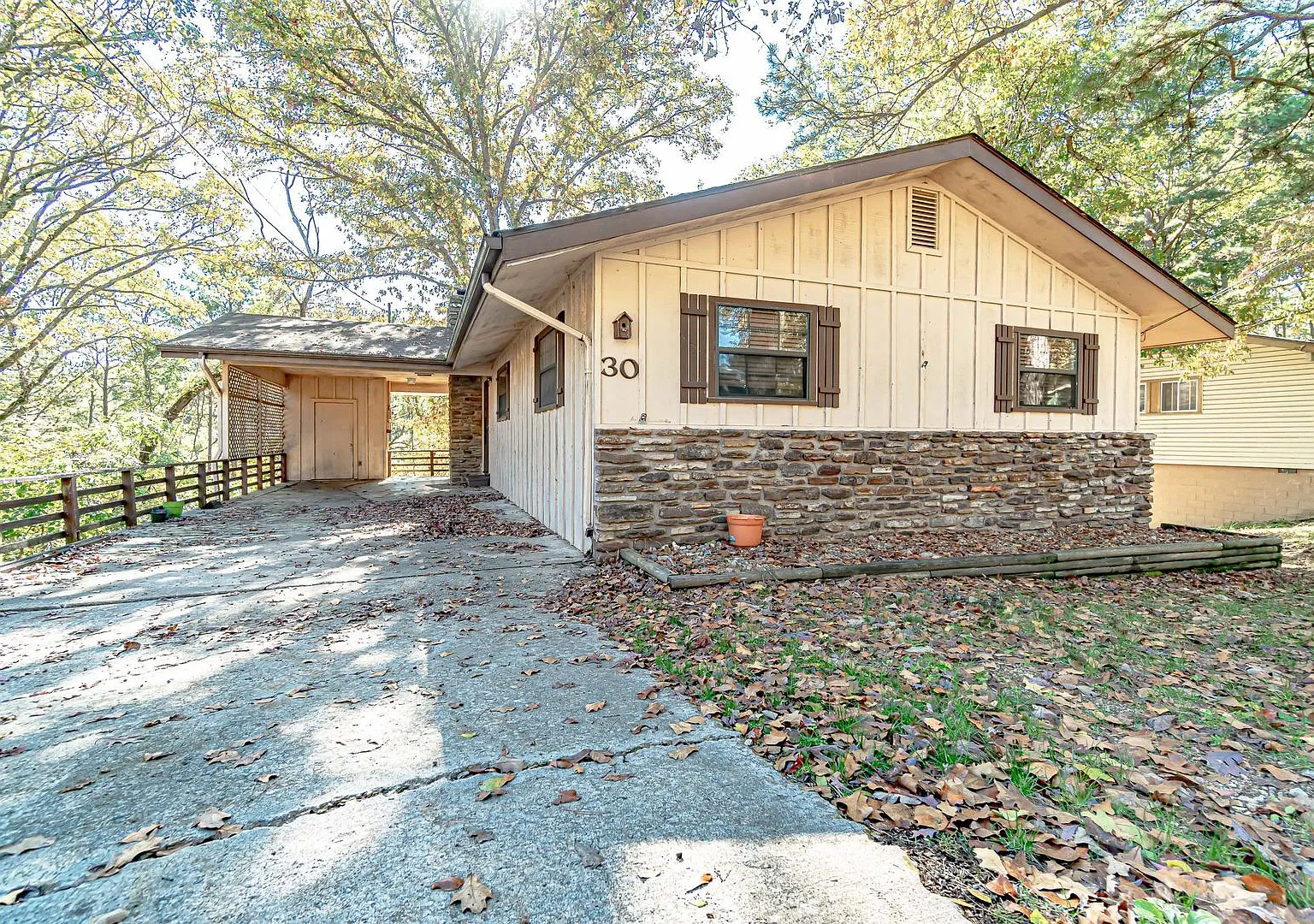 Secluded Bella Vista Property — Photo 1