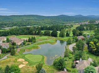 10 Post Oak Ct, Hardyston, NJ 07419