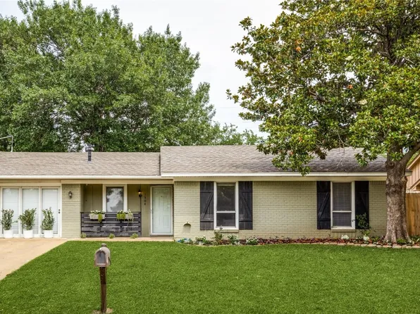 1504 Hillside Dr, Midlothian, TX 76065