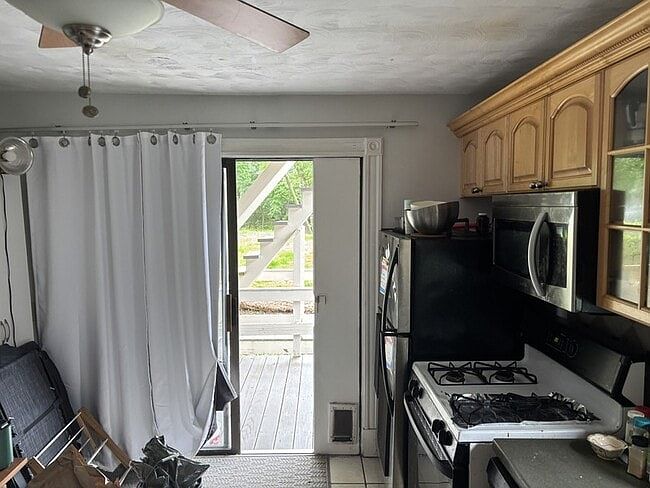 1st image of 6 Adelaide Ter APT 2