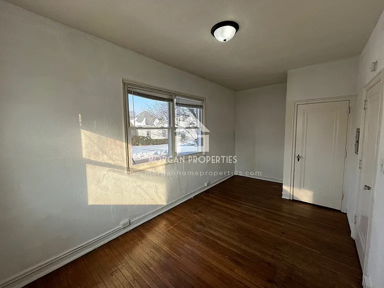 1231 W Walnut St #112 — Photo 7