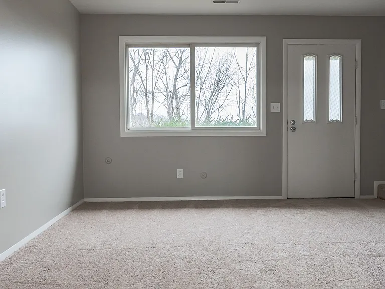 4002-4032 E Shaffer Ave — Photo 12