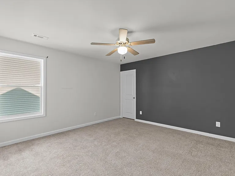 596 Count Fleet Ct — Photo 25