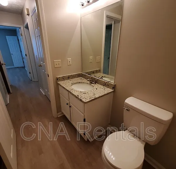 215 Green Acre Ln #B — Photo 7