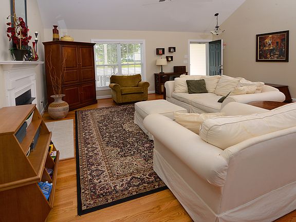 5th image of 803 Glen Abbey Dr
