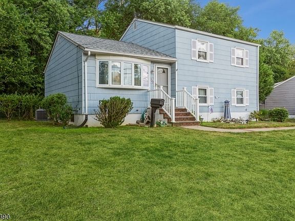 2nd image of 722 Cedarbrook Ave