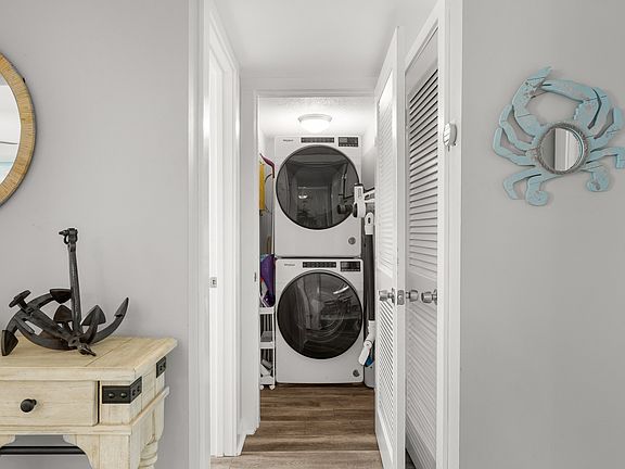 4th image of 5801 Thomas Dr Unit 818