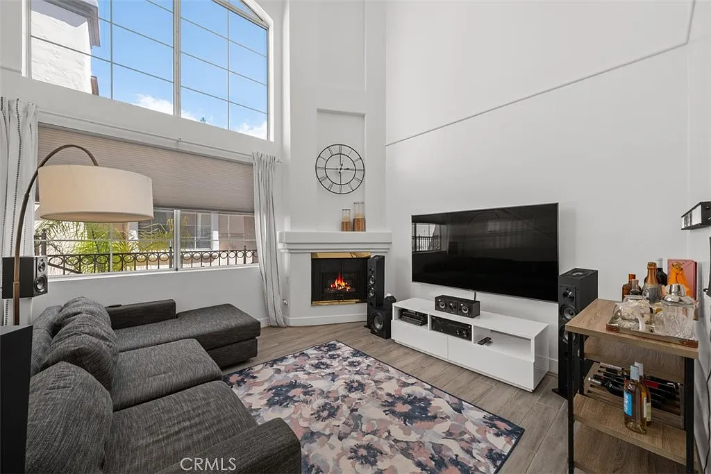 1 bed, 860 sqft, $3,000 — Photo 1