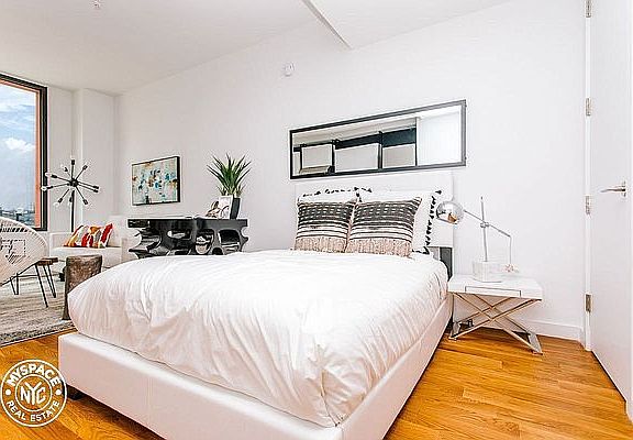 5th image of 123 Melrose St APT 518