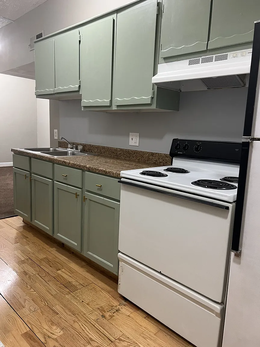 3548 Balsam Ave APT 8 photo 1