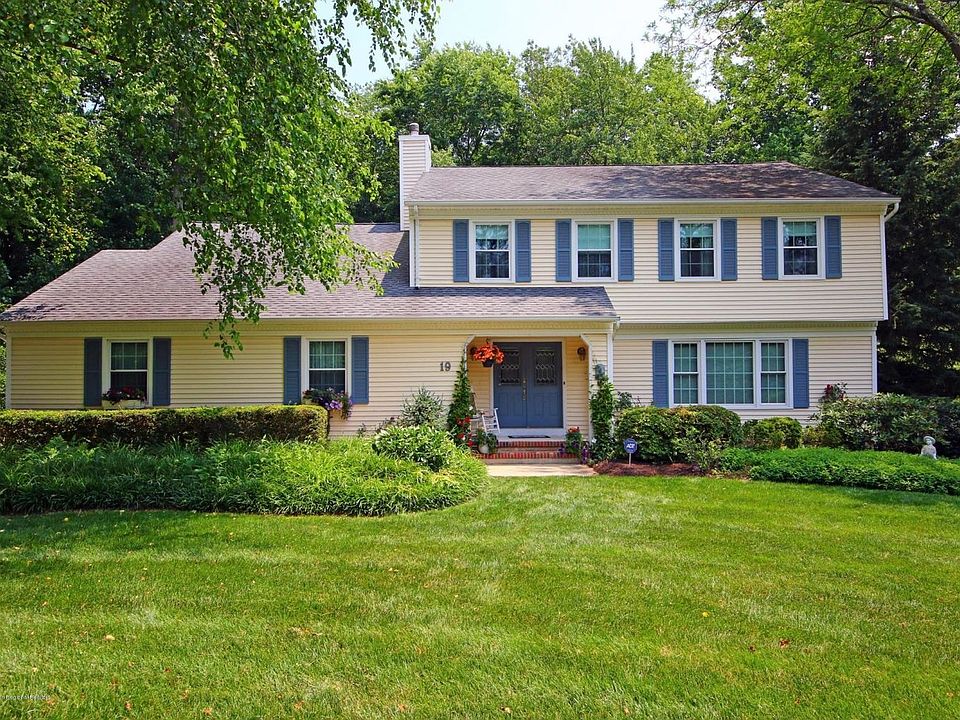 1st image of 19 Ogden Ct