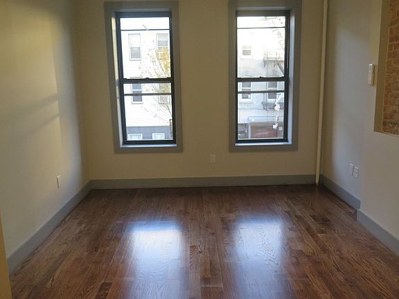 4th image of 219 Manhattan Ave #2F