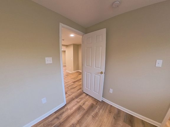 3rd image of 12885 Hyannis Ln
