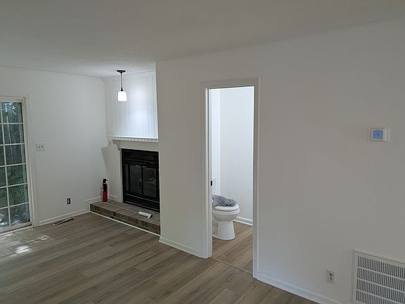 3rd image of 390 Micasa Dr
