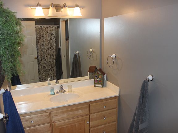 4th image of 750 N 36th St