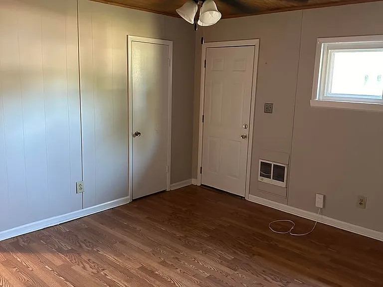 1402 Rison Ave NE — Photo 4