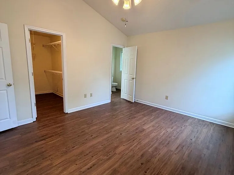 104 Brazington Ct — Photo 9