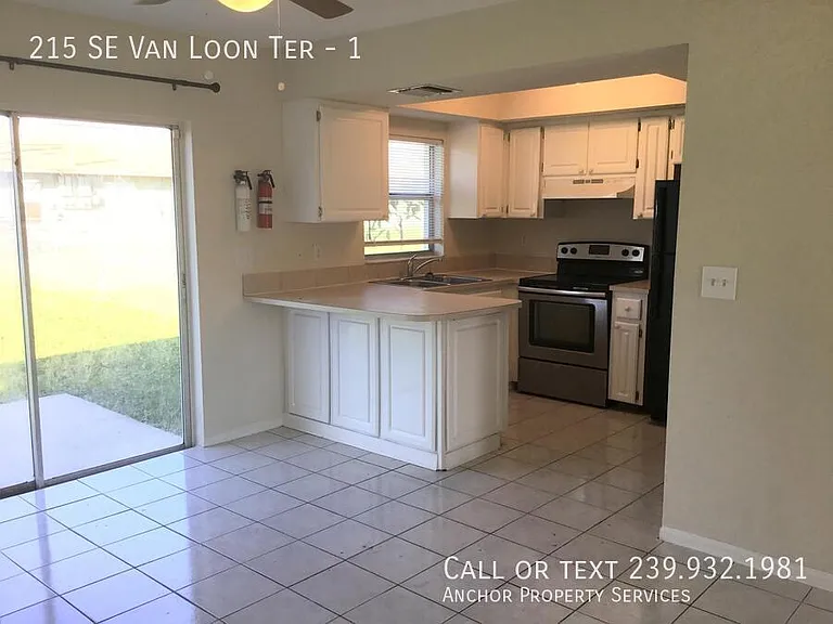 215 SE Van Loon Ter #1 — Photo 3